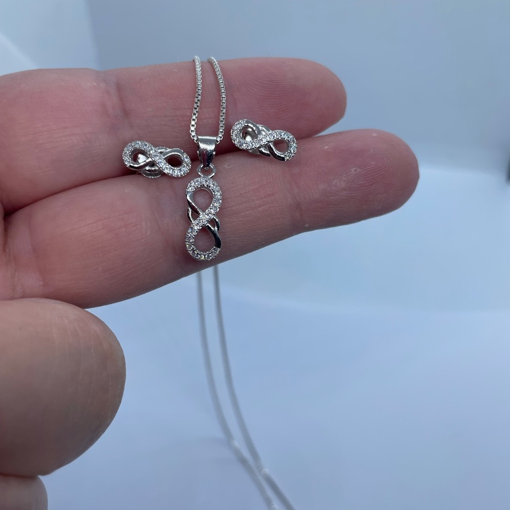 Sterling silver with rhodium infinity set